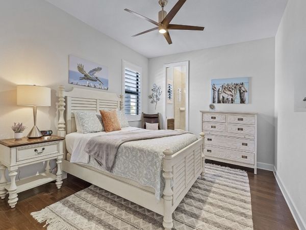Luxurious Waterfront Retreat - 4 Bedroom Vacation Rental in Cape Coral